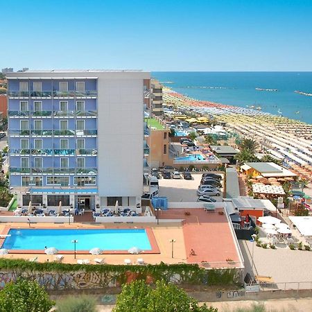 Hotel Majestic Pesaro Exteriör bild