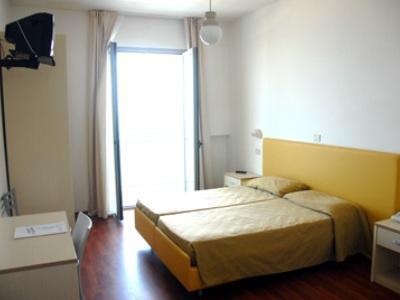 Hotel Majestic Pesaro Exteriör bild